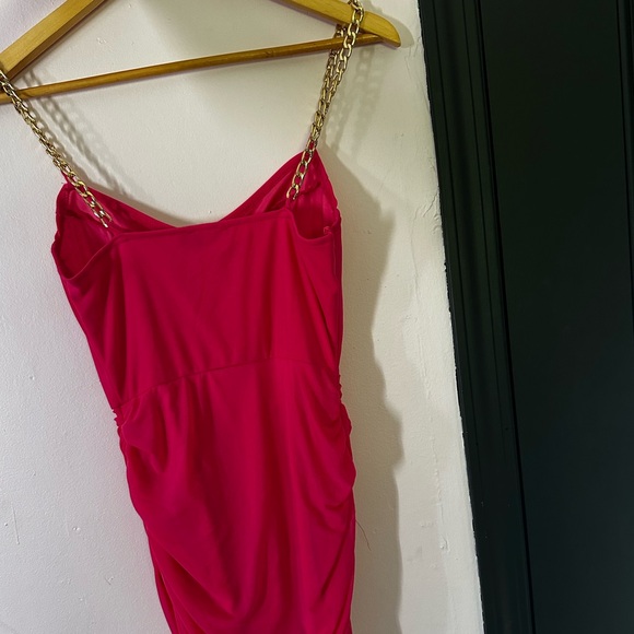 Never worn! PrettyLittleThing “Hot Pink Corset Chain Strap Bodycon Dress” Size 4 - Picture 3 of 3